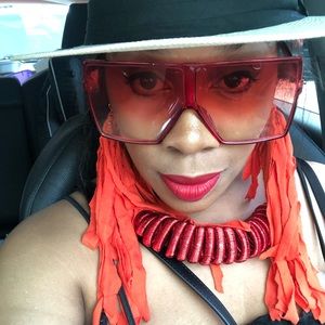 Meet your Posher, Shatavia